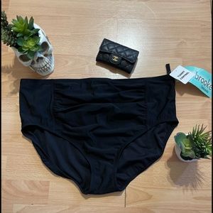 New PenBrooke Bikini bottoms in size 18
